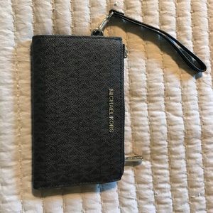 Michael Kors Jet Set Double Zip Wristlet Phone